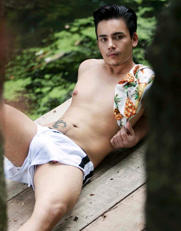 MAN-OMG-7---JOEY-RAINING-BOY